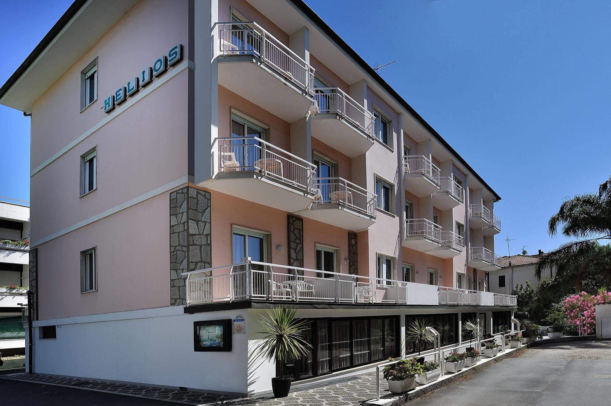 Hotel Helios Diano Marina Exterior foto